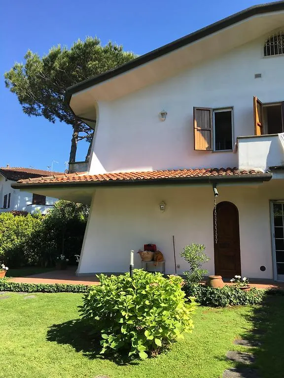 Holiday Home Villetta Cinquale contacts